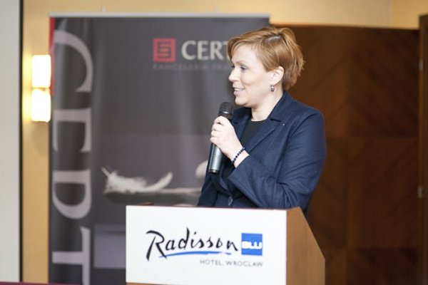Marta Janowicz-Stradomska, partner zarządzający, Kancelaria Prawna CERTO, podczas prezentacji „Legalne jaskółki