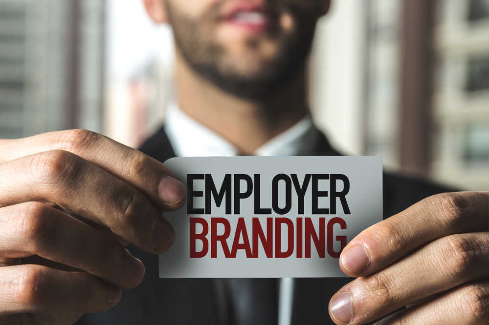 Co skuteczniej buduje markę pracodawcy - employer czy branding?