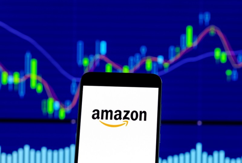 Amazon generates over $800,000 in revenue per minute, a 44% increase in a year