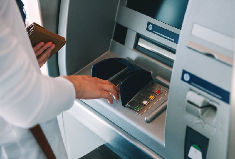 ATMs in the UK Plunged by Almost 6,000 in a Year, Transaction Value Down by 30%