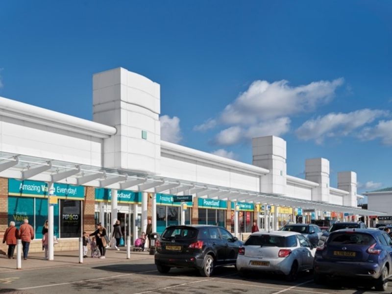 Focus Estate Fund's Entry into UK Market with Island Green Retail Park Acquisition