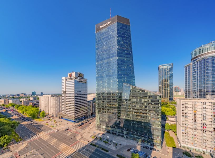 Glovo has rented offices in the Q22 building in Warsaw’s Central Business District