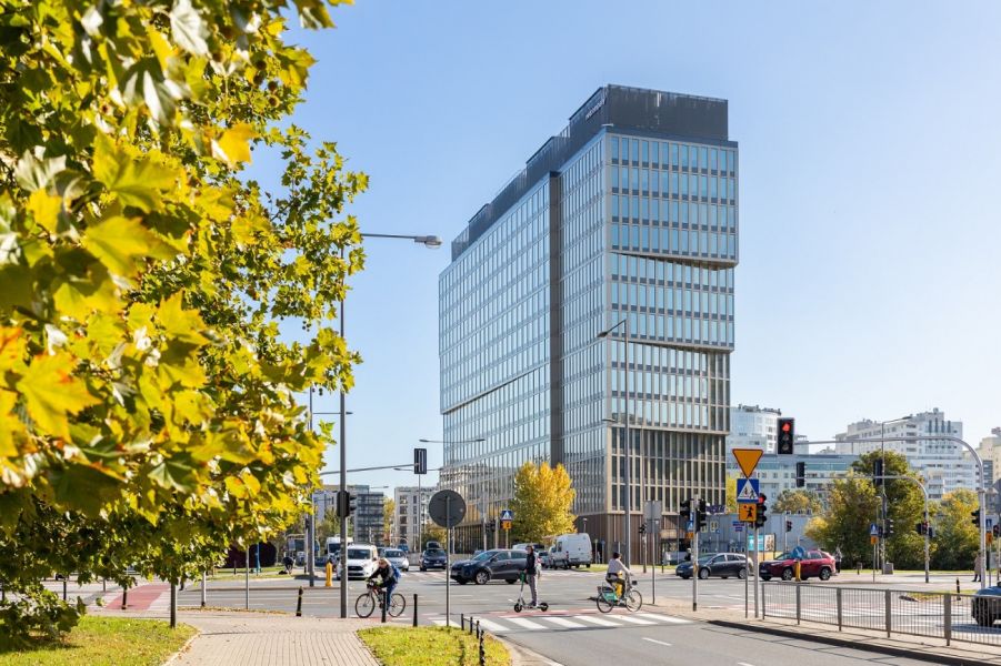 P180 office building in Warsaw gains new tenant