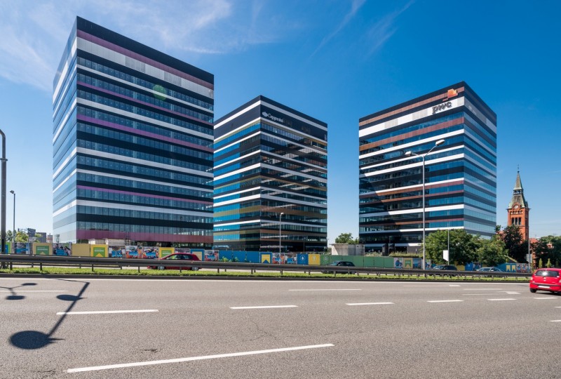 PwC to employ 300 new specialists as company expands in Silesia Business Park.