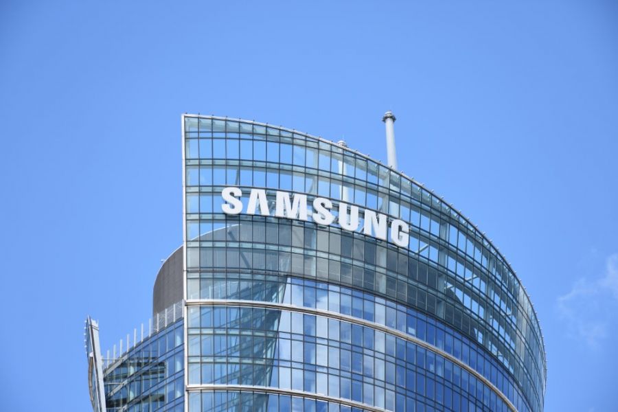 Samsung Overtakes Apple in Q1 2024 Mobile Phone Shipments with 20.8% Market Share