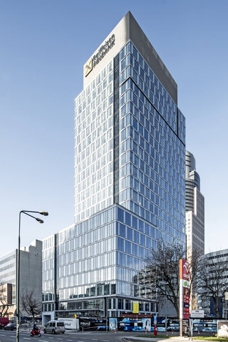 Warburg-HIH Invest finalizes the acquisition of Prime Corporate Center in Warsaw