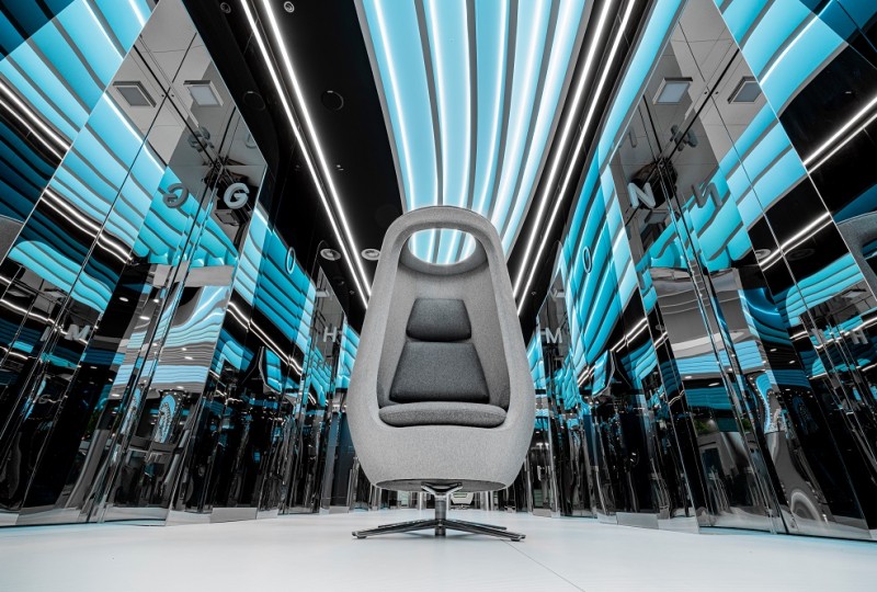 Your privacy, your way - in futuristic, enclosed lounge chair