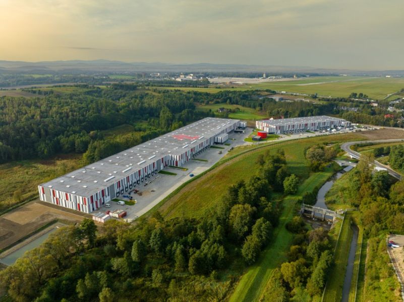 7R z nowym centrum logistycznym w Krakowie