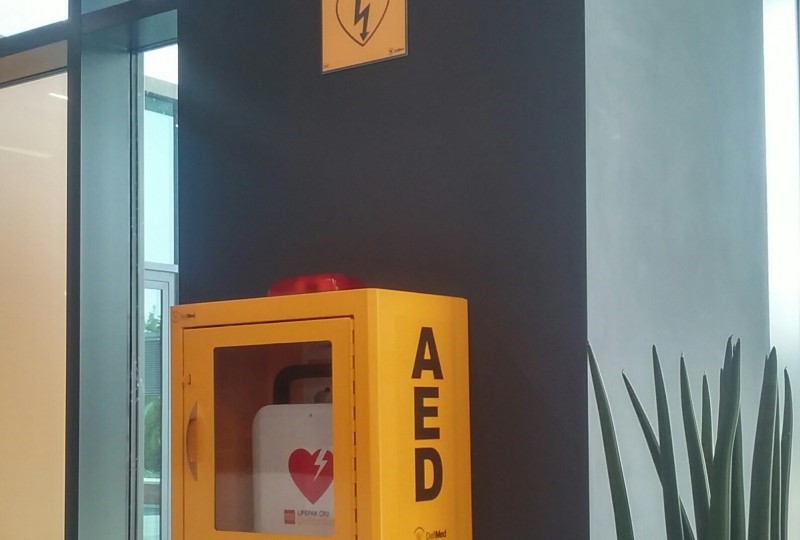 Business Garden w Warszawie i Wrocławiu wyposażone w ratujące życie defibrylatory AED