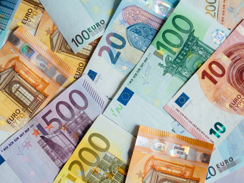 Cavatina Holding S.A. uplasowała obligacje w euro