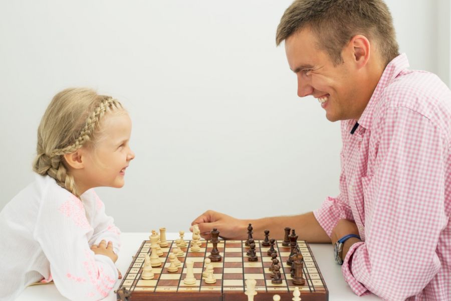 Edukacja szachowa dzieci i młodzieży: Dlaczego według badań warto, żeby dzieci grały w szachy