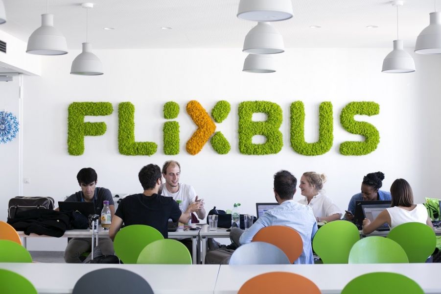 FlixBus zwiększa zatrudnienie w Warszawie i rekrutuje na globalne stanowiska