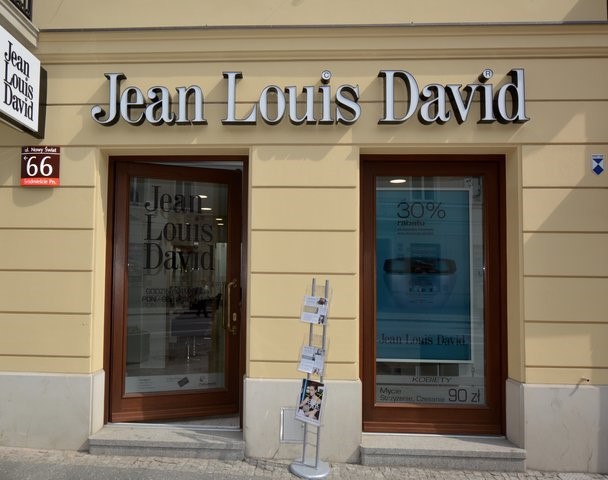 Francuska sieć salonów fryzjerskich najemcą kamienicy na Nowym Świecie