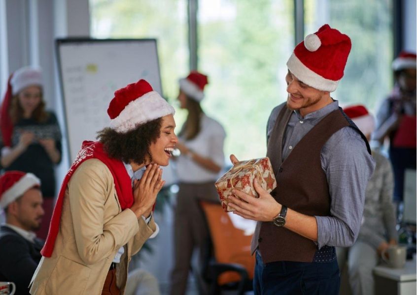 Inkluzywne spotkania świąteczne dla pracowników – czy to możliwe?