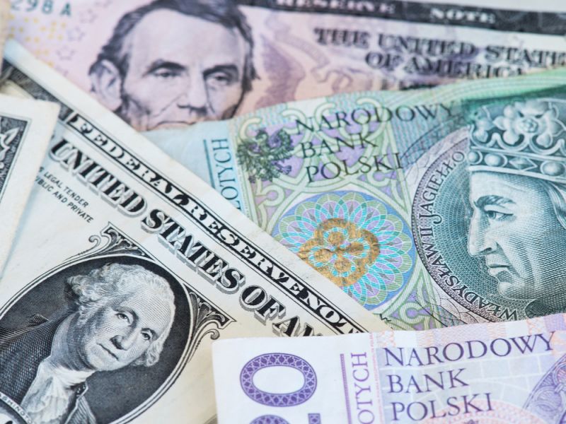 Kurs dolara pierwszy raz w historii przekroczył granicę 5 zł