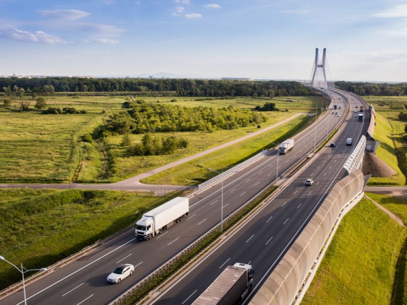 Nie ma odwrotu od pakietu mobilności: Prezydent Andrzej Duda podpisał nowelizację ustawy o transporcie drogowym i czasie pracy kierowców