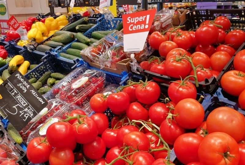 Pandemia sprzyja cenom owoców i warzyw. W sklepach jest średnio o 5% taniej niż rok temu