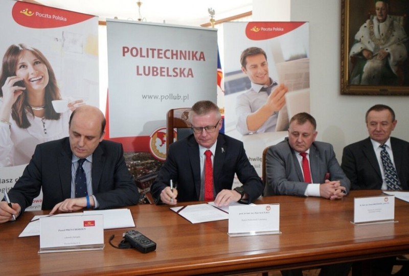 Poczta Polska podpisała umowę z Politechniką Lubelską w dziedzinie elektromobilności, fotowoltaiki i transportu