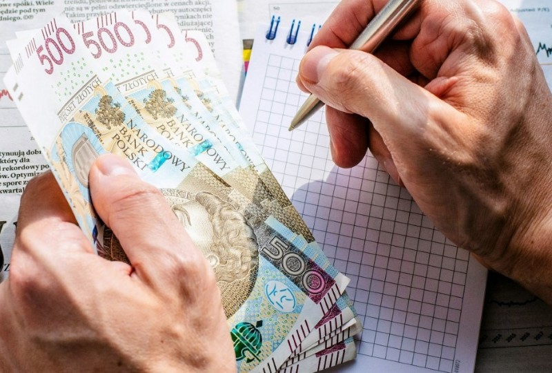 Polacy chcą zarabiać więcej. Jeszcze w tym roku blisko 30% badanych wystąpi o wyższą płacę