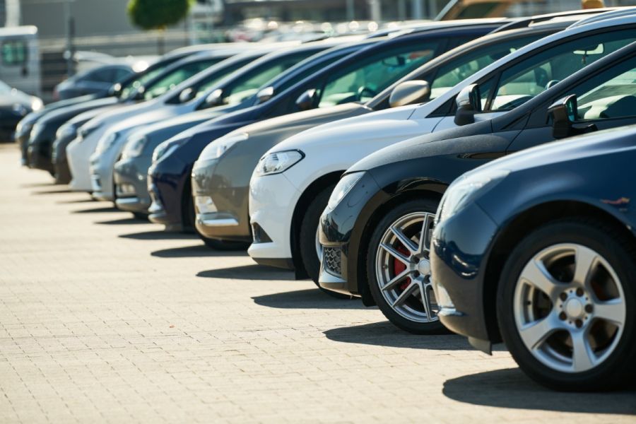 Polacy kupują samochody na aukcjach online