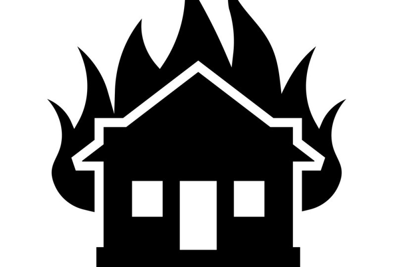 Pożary przydarzają się częściej w domach, niż w mieszkaniach