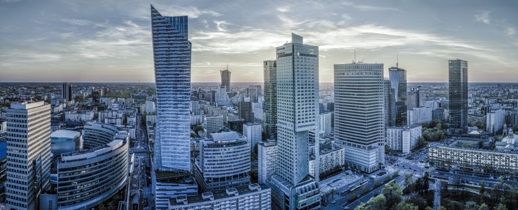 Sprzedaż mieszkań w Warszawie w 2021 jeszcze wyższa niż w 2020, ale widać już spadki