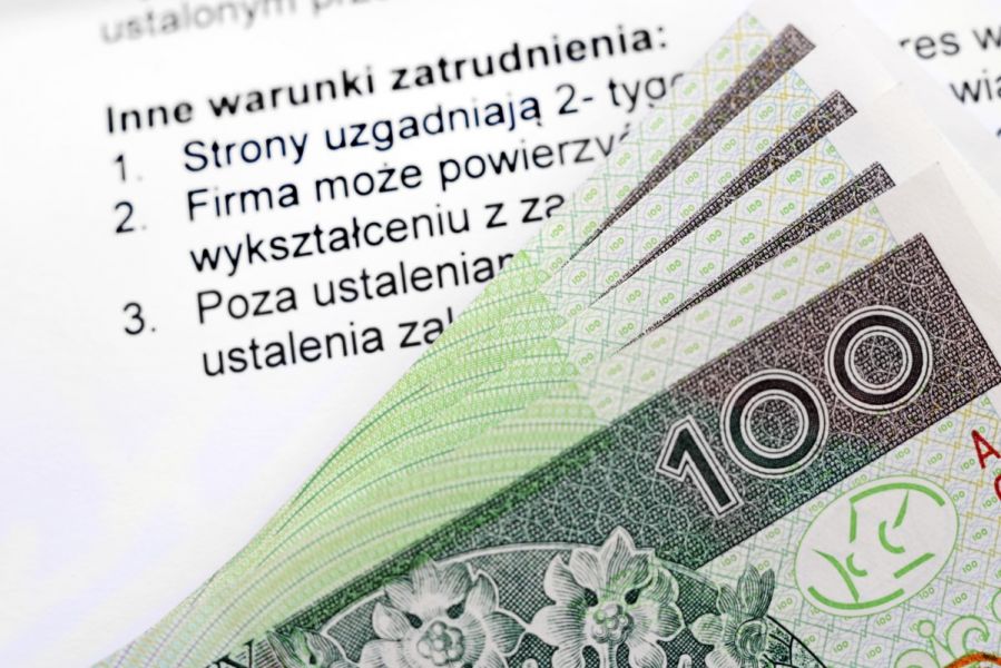 Tąpnięcie na polskim rynku pracy spowodowane wojną – Efekt nożyc już widoczny