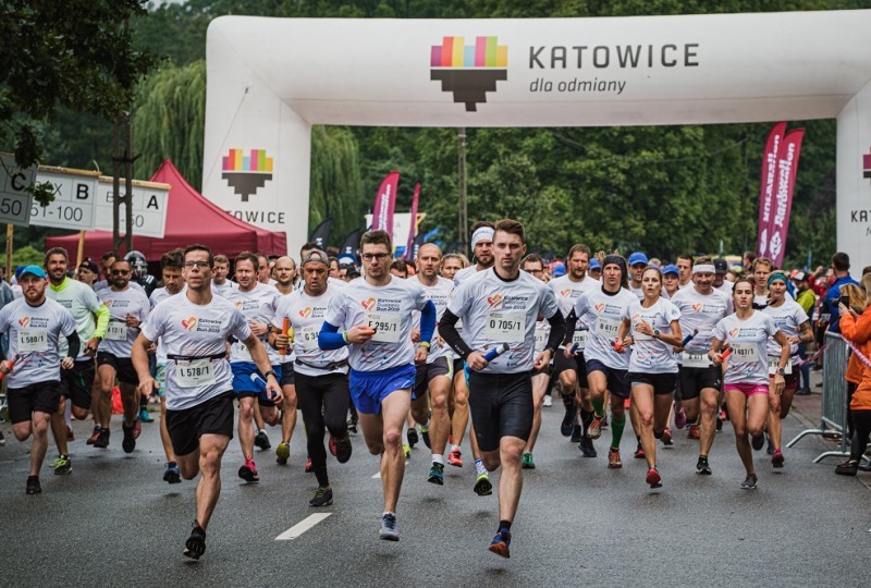 Trwają zapisy na Poland Business Run 2021. Komu pomogą biegacze?
