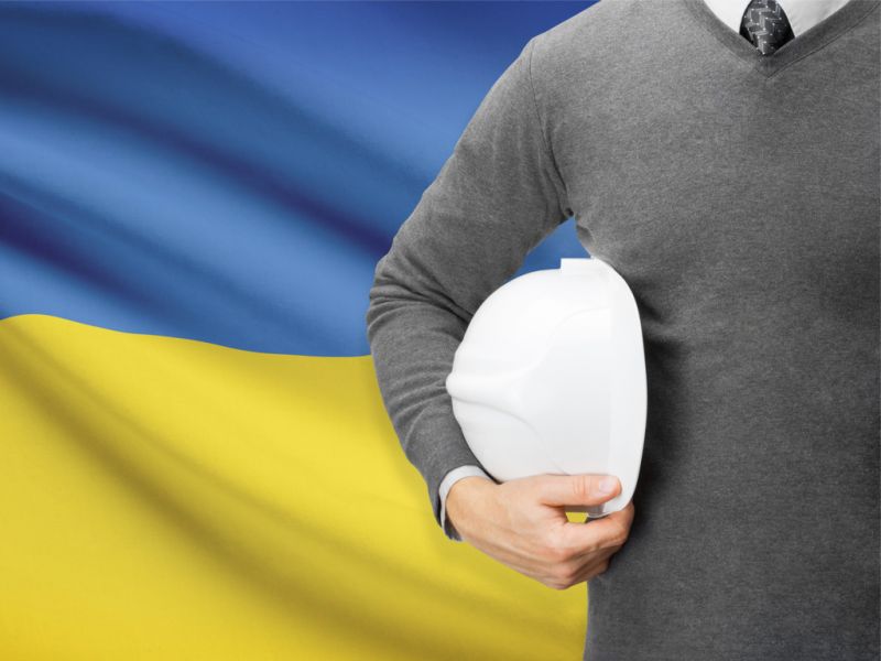 Zatrudnianie pracowników z Ukrainy – co z wymaganiami BHP?